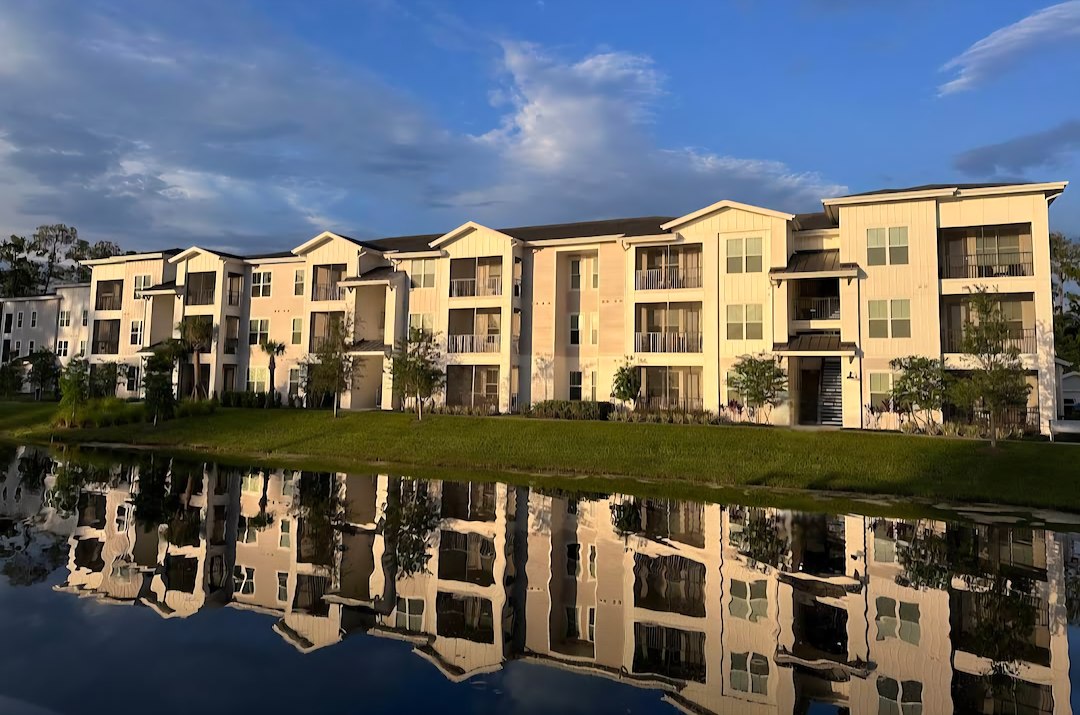 Commercial Pressure Washing of Apartments in Orlando, FL
